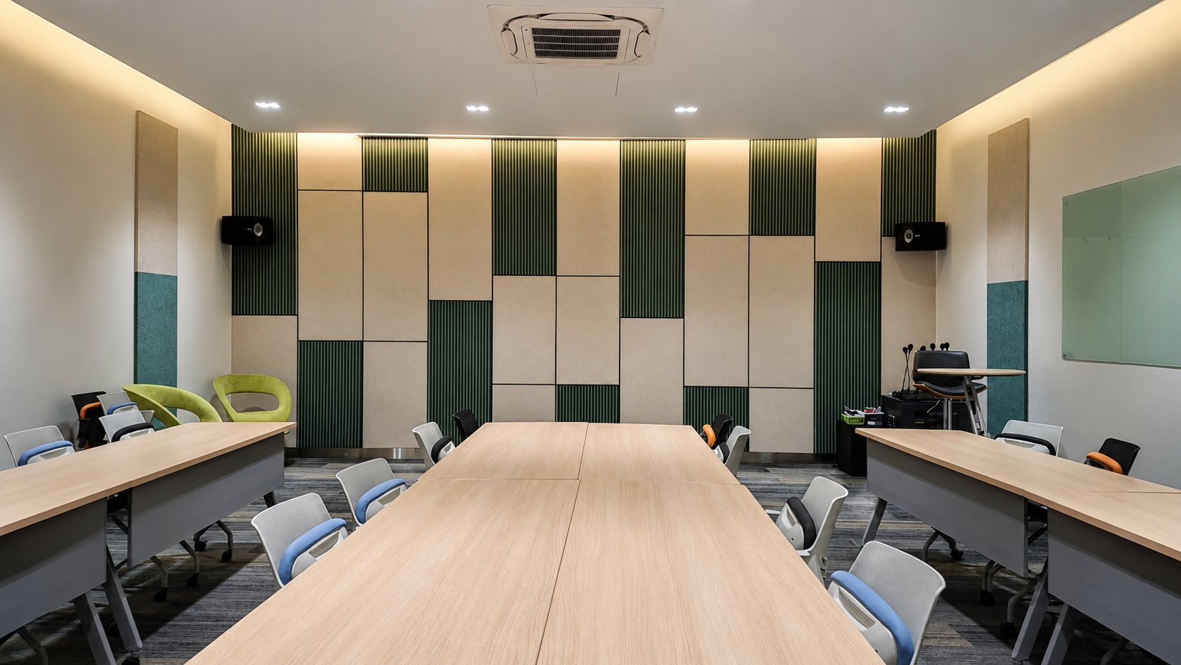ผลงานห้องประชุมรวม AURA — WOW Main Conference Hall